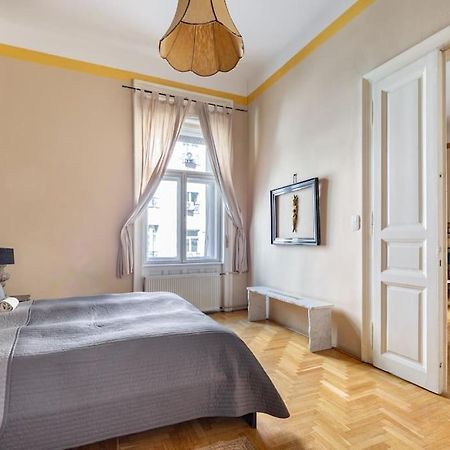 Bourgeois Boheme Apt. 88 M² City Center Budapeste Exterior foto