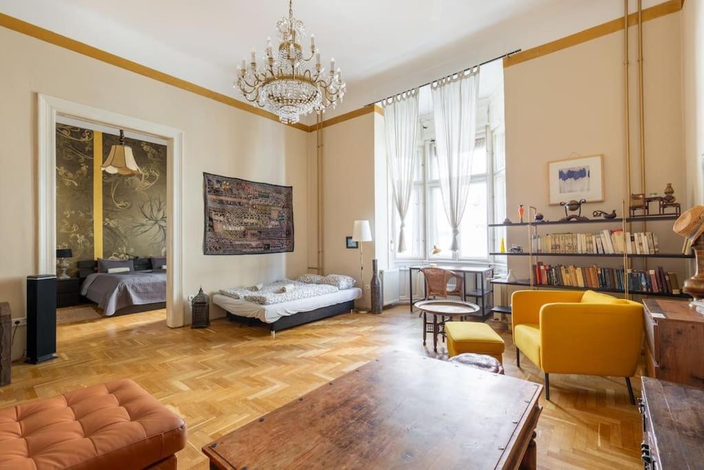 Bourgeois Boheme Apt. 88 M² City Center Budapeste Exterior foto