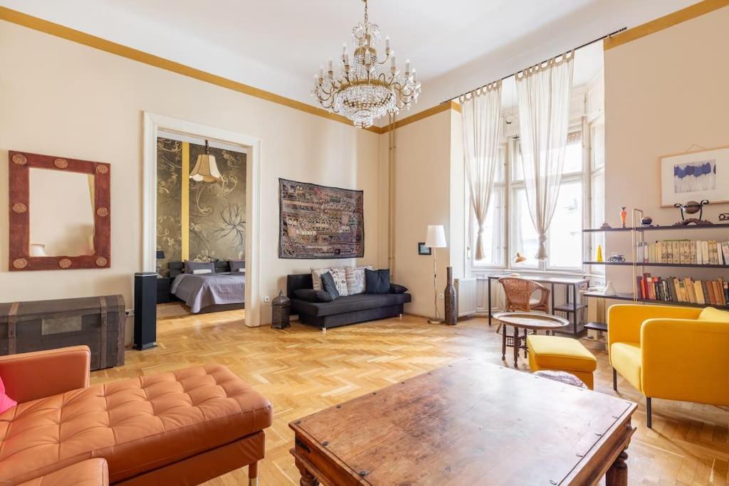 Bourgeois Boheme Apt. 88 M² City Center Budapeste Exterior foto