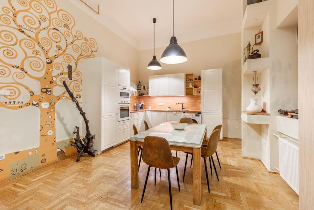 Bourgeois Boheme Apt. 88 M² City Center Budapeste Exterior foto
