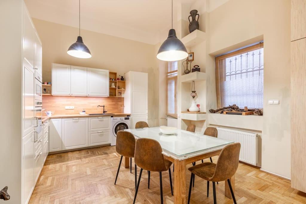 Bourgeois Boheme Apt. 88 M² City Center Budapeste Exterior foto