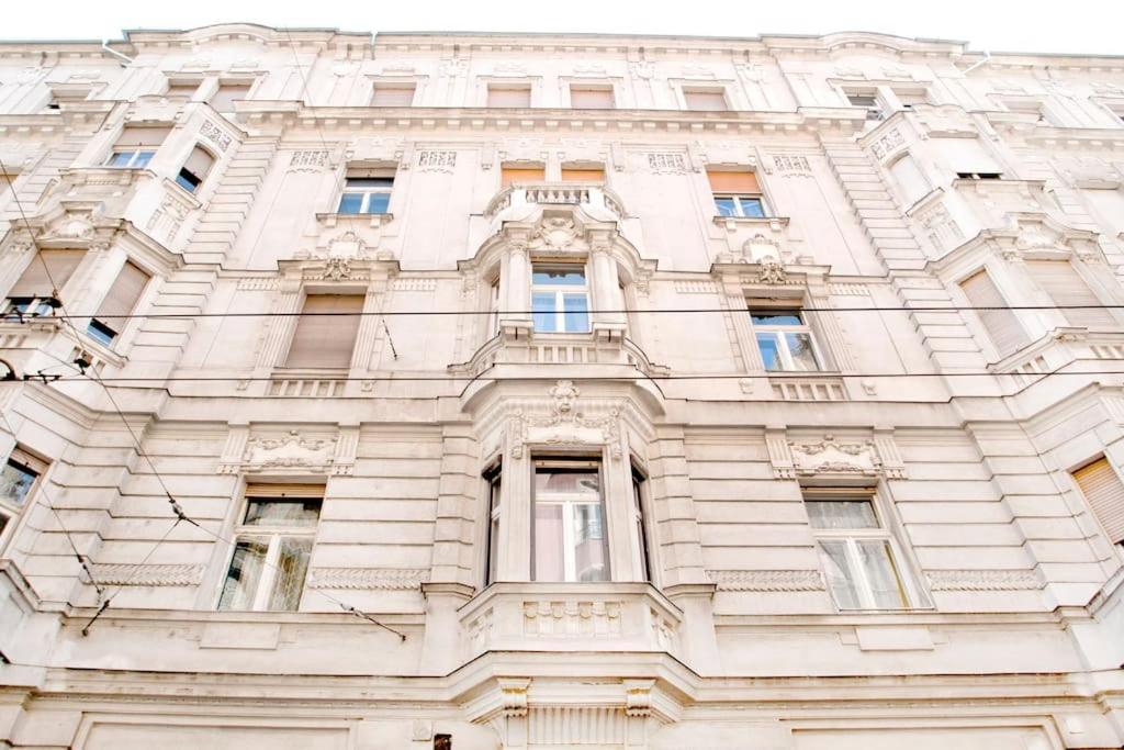 Bourgeois Boheme Apt. 88 M² City Center Budapeste Exterior foto